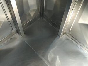 貯水槽清掃2＿株式会社ビルカン